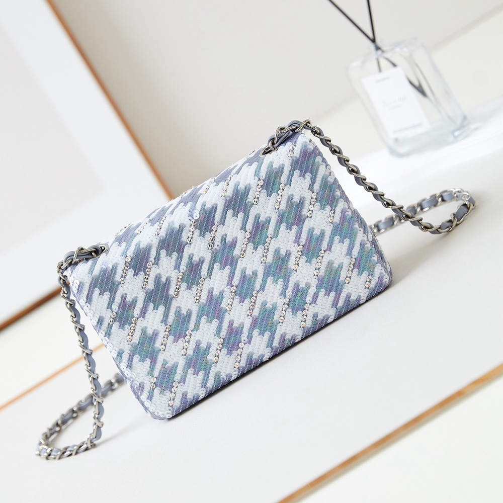 Chic Patterned Chain Shoulder Bag - image 4